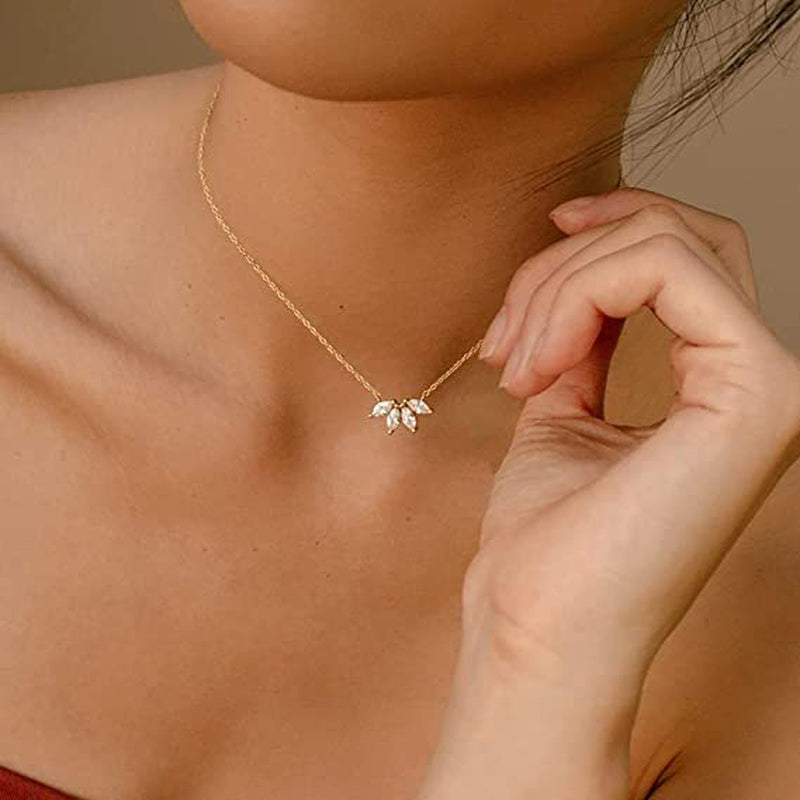 Fashion Jewelry Minimalist Shining Flower Petal Necklace for Women Girls Lotus Flower Pendant Necklace Female Party Anniversary Jewelry Gift