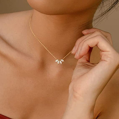 Fashion Jewelry Minimalist Shining Flower Petal Necklace for Women Girls Lotus Flower Pendant Necklace Female Party Anniversary Jewelry Gift