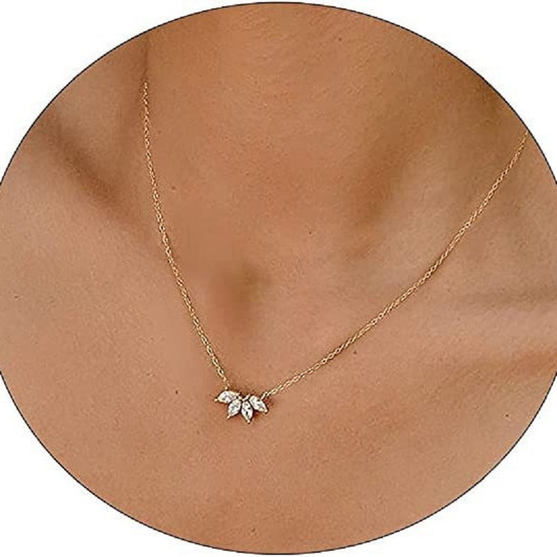 Fashion Jewelry Minimalist Shining Flower Petal Necklace for Women Girls Lotus Flower Pendant Necklace Female Party Anniversary Jewelry Gift